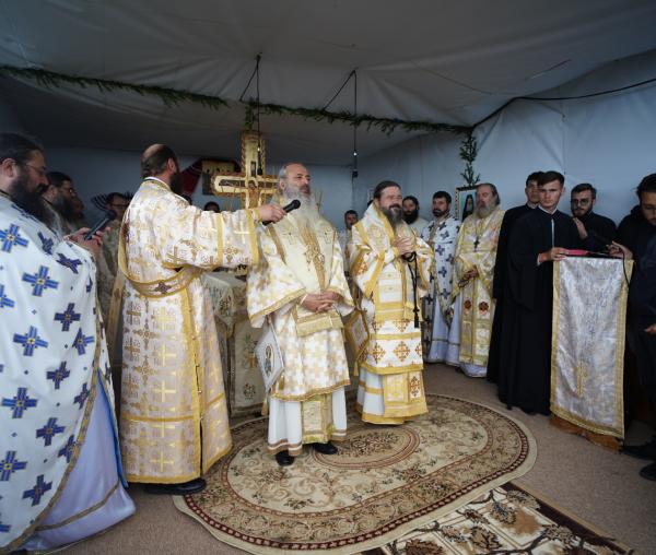 (Video) Schimbarea la Față – hramul Mănăstirii Ceahlău