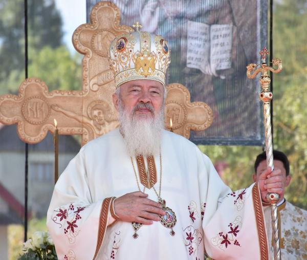 (Video) „Jertfa Crucii ne izbăvește din păcat și din moarte” – IPS Andrei