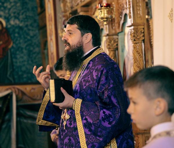 (Video) „Crucea ca liturghie după liturghie”  – PS Benedict