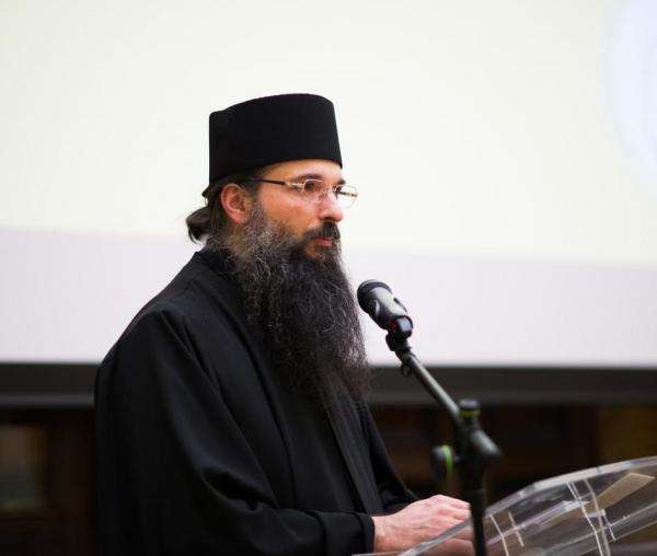 (Audio) „Să avem deplină încredere în ajutorul Maicii Domnului!” – Pr. Teofan Popescu