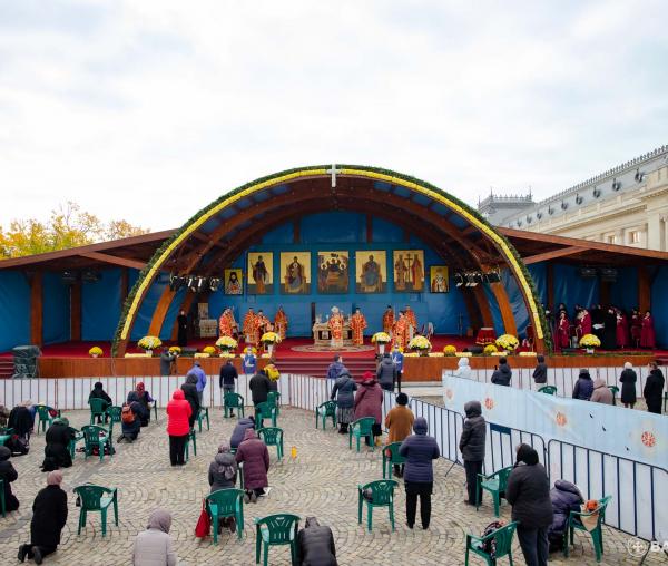 (Foto) Sărbătoarea Sfântului Dimitrie, Izvorâtorul de Mir, la Patriarhie – 2021