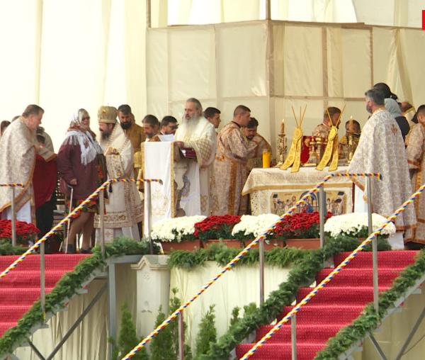 (Video) Patru familii au primit „Crucea Moldavă”, în contextul Anului omagial al pastoraţiei românilor din afara României