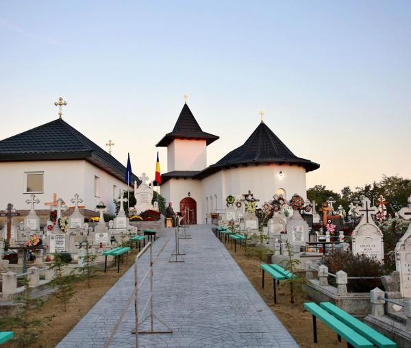 (Video) Biserica din comuna Corlăteni a primit veșmântul sfințirii după 33 de ani