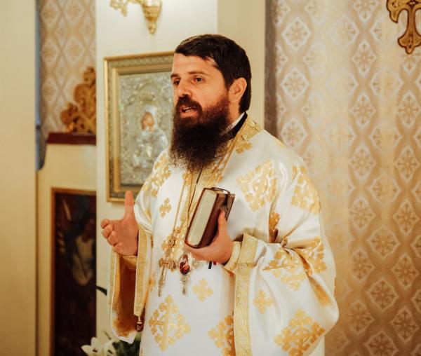 (Video) „Iubirea singură adună” – PS Benedict