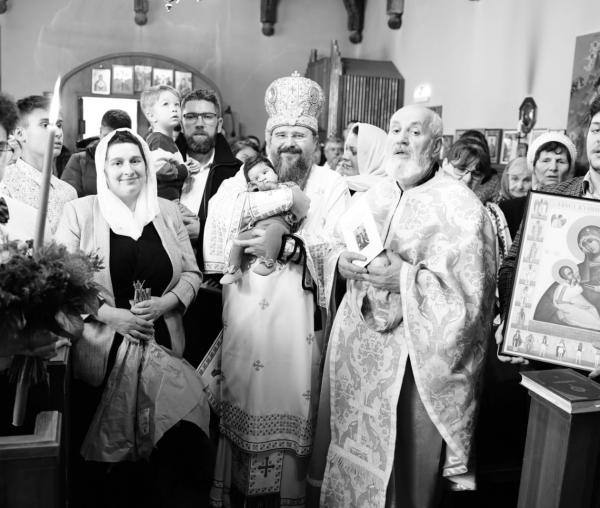 (Foto) Slujire arhierească în Parohia „Sfântul Mucenic Gheorghe” din Stockholm