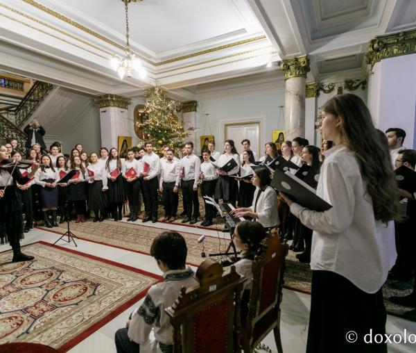 (Foto) ASCOR Iași – Colindători la Reședința Mitropolitană 2021