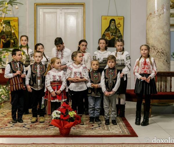 (Foto) Parohia Șerbești – Colindători la Reședința Mitropolitană 2021