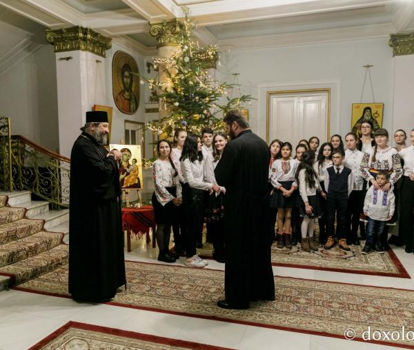 (Foto) Parohia Moșna – Colindători la Reședința Mitropolitană 2021