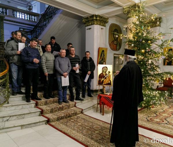 (Foto) Echipa „Meșterul Manole” – Colindători la Reședința Mitropolitană 2021