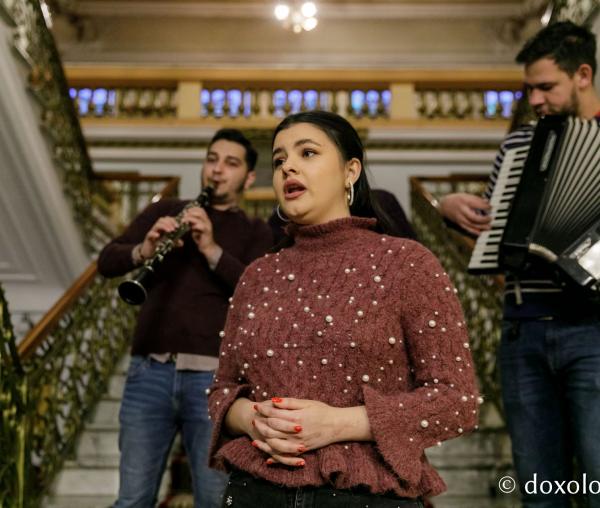 (Foto) Grup vocal-instrumental – Colindători la Reședința Mitropolitană 2021