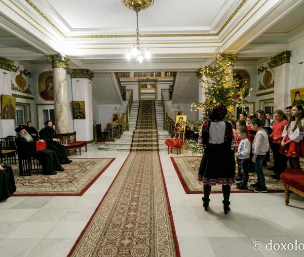 (Foto) Parohia Boroșoaia – Colindători la Reședința Mitropolitană 2021