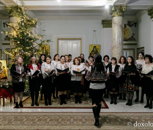 (Foto) Corul Profesorilor de Religie din Iași – Colindători la Reședința Mitropolitană 2021