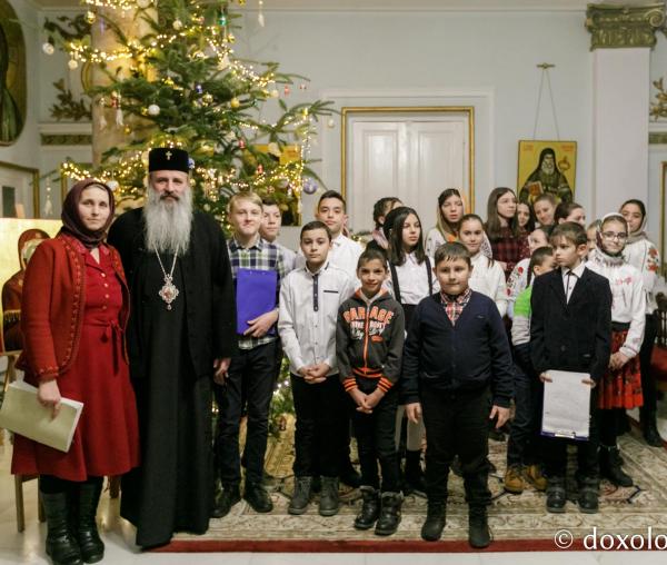 (Foto) Parohia Drăgești – Colindători la Reședința Mitropolitană 2021