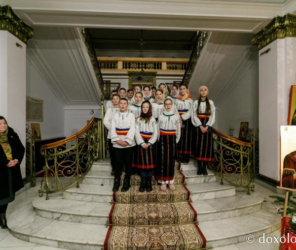 (Foto) Grupul copiilor din Todirești – Colindători la Reședința Mitropolitană 2021