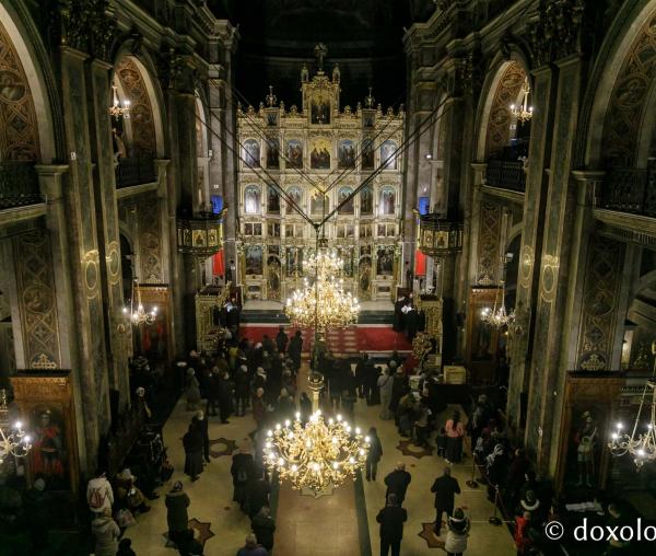 (Foto) Priveghere la praznicul Întâmpinării Domnului, la Catedrala Mitropolitană din Iași 2022