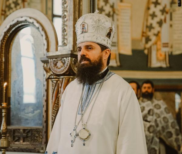 (Video) „Mila lui Dumnezeu și pâinea câinilor” – PS Benedict