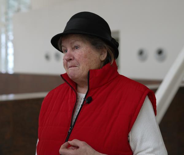 (Video) Voluntară la 77 de ani: Sunt născută la sfârșitul războiului și am sperat că nu voi mai apuca un război adevărat