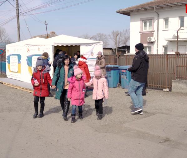 (Video) La vamă, grija pentru refugiați nu are hotare – oameni în sprijinul oamenilor