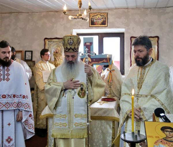 (Video) Slujbă arhierească în Duminica dinaintea Postului Mare, la Parohia Frunziș
