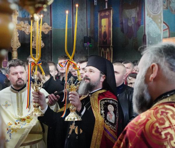 (Foto) Duminica a III-a din Postul Mare, în Parohia „Adormirea Maicii Domnului” din Vicovu de Sus
