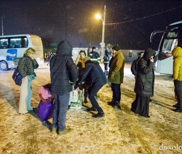 (Foto) Asociația „Filantropia Ortodoxă” Huși asigură permanență în Vama Albița în sprijinul refugiaților