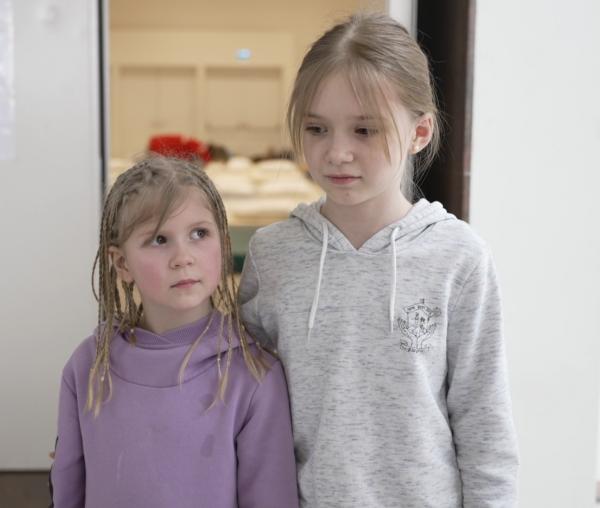 (Video) Snejana, 10 ani: „Foarte repede ne-am îmbrăcat, ne-am îngrămădit lucrurile cele mai importante și am plecat”