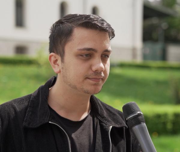 (Video) 2020, anul unui Paști în online – și, totuși, Hristos a înviat!