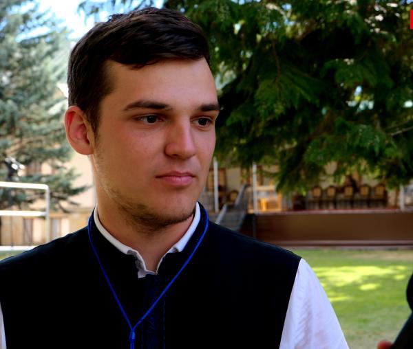 (Video) Tinerii, ajutoare de nădejde lângă racla Sfântului Ioan cel Nou #HramSuceava2022