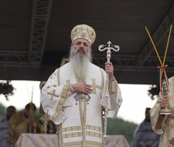 (Video) Înaltpreasfințitul Părinte Teofan: „Omul este zidirea lui Dumnezeu, ogorul lui Dumnezeu și lucrător împreună cu Dumnezeu”