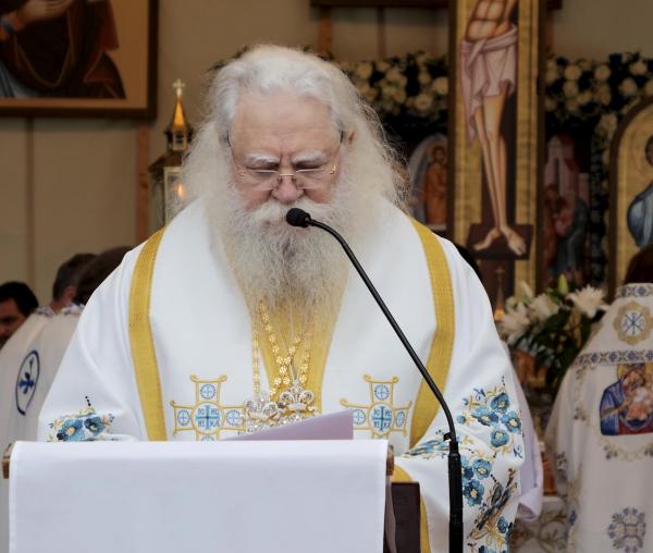 (Video) „Maica Domnului primește moartea de bunăvoie asemenea Lui Hristos pentru a-I împărtăși viața” – IPS Calinic