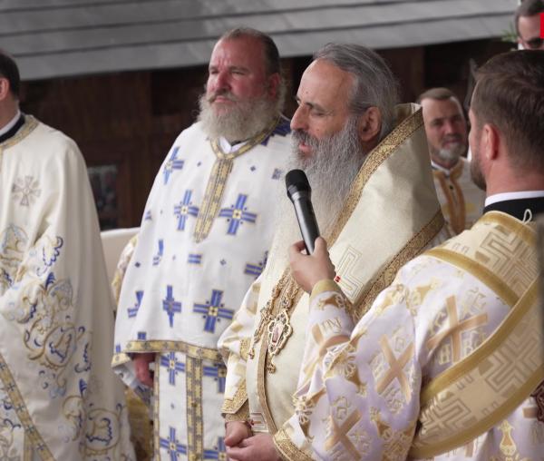 (Video) IPS Teofan - Plecăm la casele noastre cu bucuria luminii celei neînserate care a definit Muntele Tabor