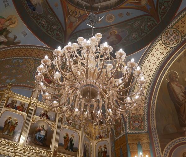 (Video)  Biserica „Sfântul Nicolae” din Hlipiceni a îmbrăcat veșmântul resfințirii