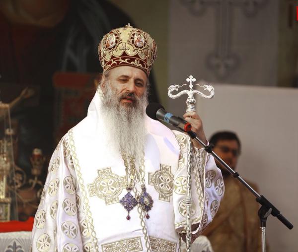 (Video) „Să fii om al lui Hristos, să fii om al profunzimii” – IPS Teofan