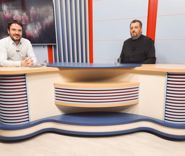 (Video) „Ferestre către suflet” cu pr. Radu Sever Ungureanu printre bolnavii de cancer: „Părinte, ce aţi face-n locul meu?”