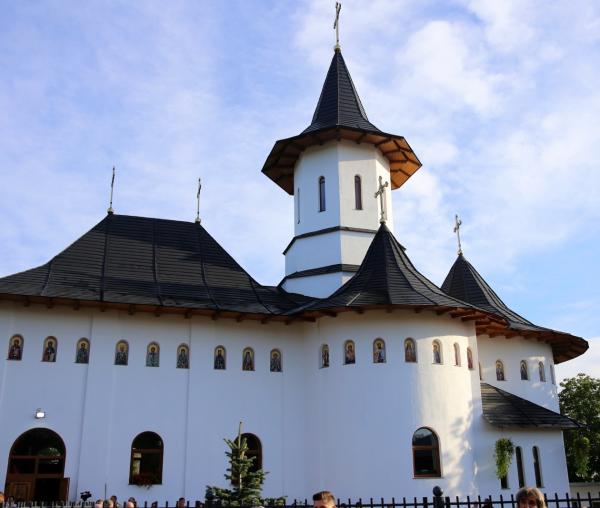 (Video) Biserica din Dobârceni a fost târnosită de Părintele Mitropolit Teofan