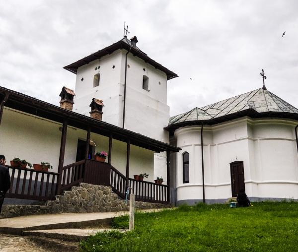 Schitul „Sfântul Antonie” de la Iezerul-Vâlcea