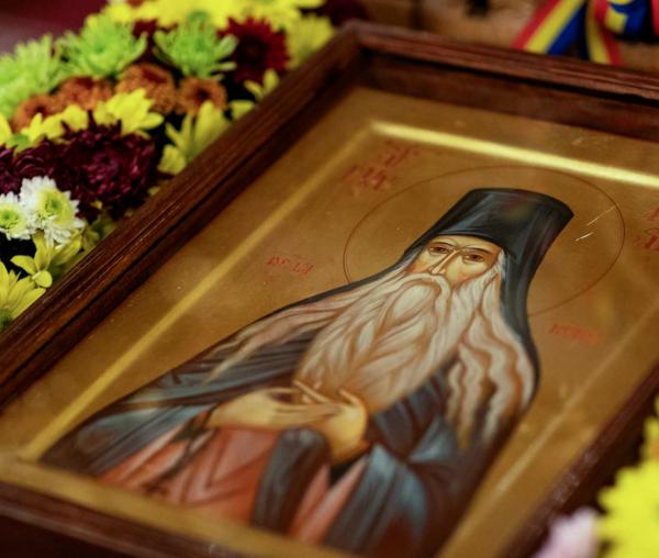 (Audio) Sfântul Paisie de la Neamț: „Să păzim poruncile lui Dumnezeu și, cu ele, sufletele noastre!”