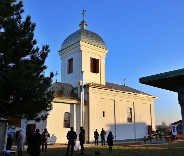 (Video) Biserica „Sfântul Nicolae” din Popricani-Iași a fost resfințită