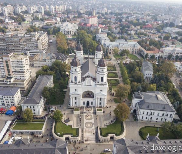 (Foto) Imagini din dronă – Catedrala din Iași, în așteptarea zilei de 14 octombrie