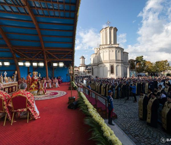 (Foto) Praznicul Sfântului Mare Muceni Dimitrie, Izvorâtorul de Mir, pe Dealul Patriarhiei – 2022