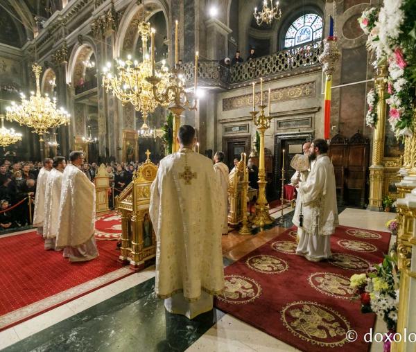 (Foto) Sfânta Liturghie arhierească, în ajun de hram, la Catedrala Mitropolitană din Iași