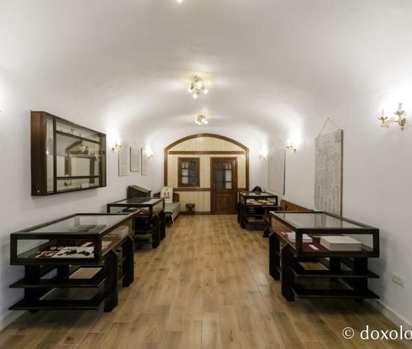 (Foto) Obiecte ale Sfântului Paisie Velicicovschi, expuse în noul muzeu al Mănăstirii Neamț