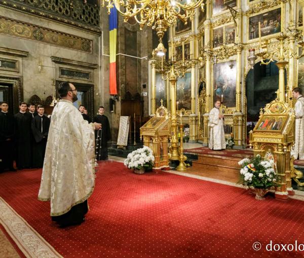 (Foto) Priveghere în cinstea Sfântului Paisie Velicicovschi la Catedrala Mitropolitană din Iași