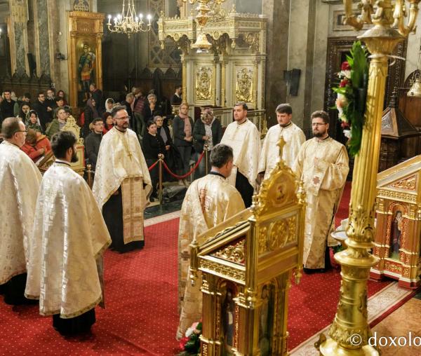 (Foto) Priveghere în cinstea Sfântului Apostol Andrei la Catedrala Mitropolitană din Iași