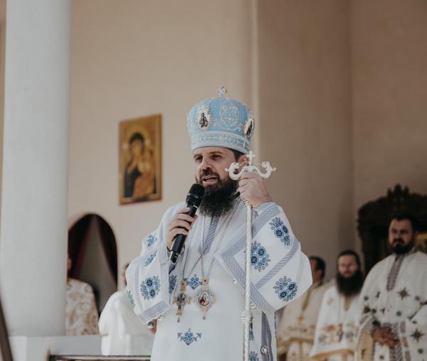 (Video) „Maica Domnului, icoană a omului rugător” – PS Benedict