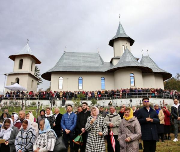 (Video) Biserica Parohiei Todirești II a primit veșmânt de har luminos