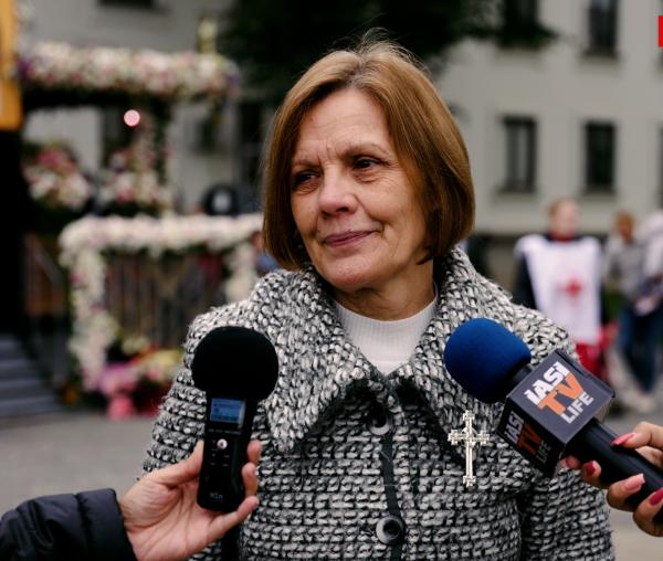 (Video) După 18 ani de străinătate, face din România un „acasă” pentru refugiații ucraineni