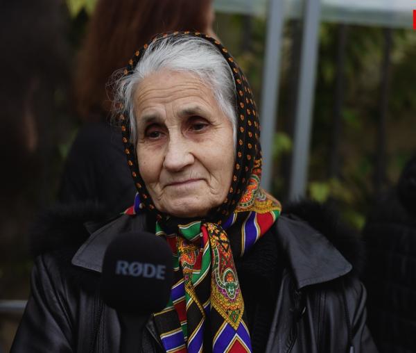 (Video) „Când mergi acasă, simți că ești alt om” – închinare la Sfinții Parascheva și Paisie