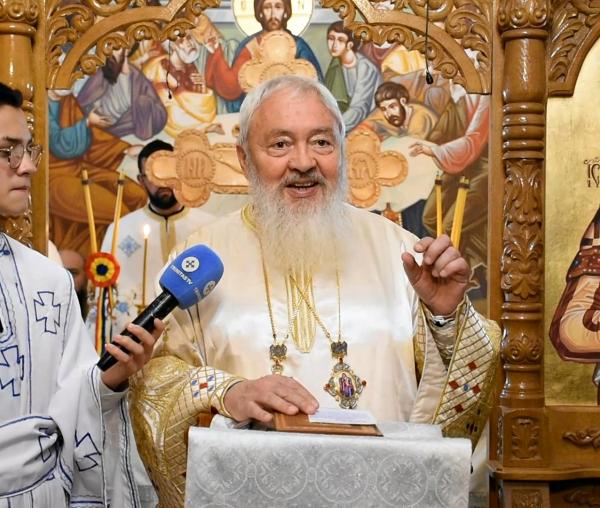 (Video) „Să urmăm credința Sfinților Martiri Năsăudeni” – IPS Andrei