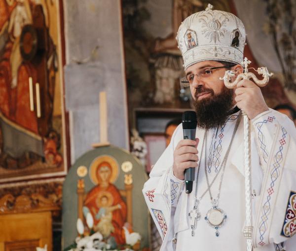 (Video) Împărăția lui Dumnezue se vede prin rânduiala pe care El ne-o dă – PS Benedict